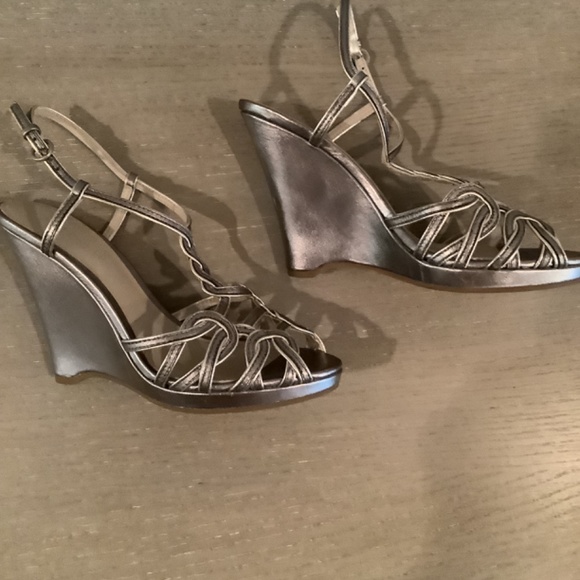 Elie Tahari wedge sling back sandal - Picture 2 of 9